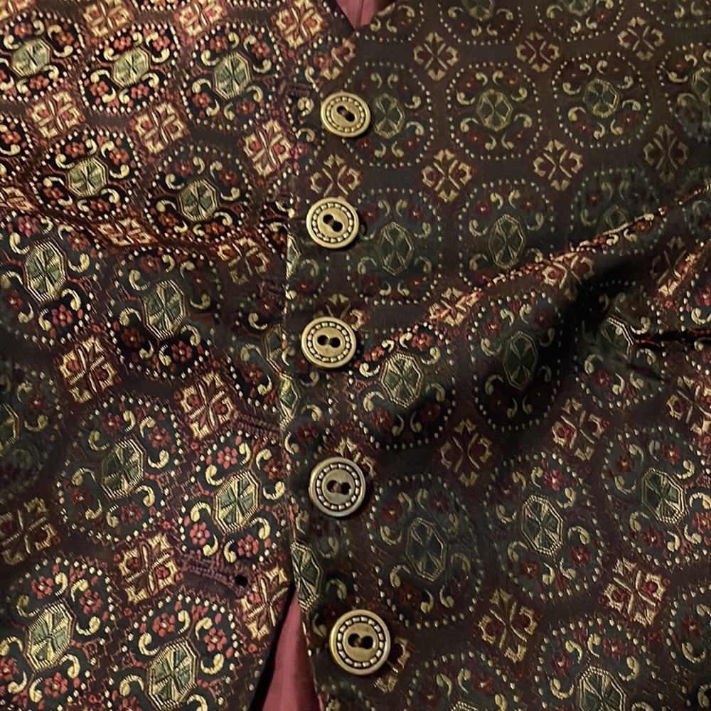 Detailed Pattern Vest - Picture 2 of 3
